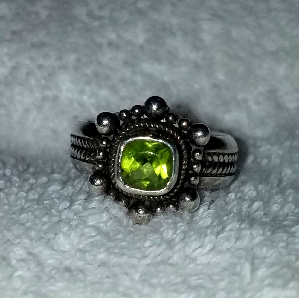 Silver ring 325 with green stone, Size 6